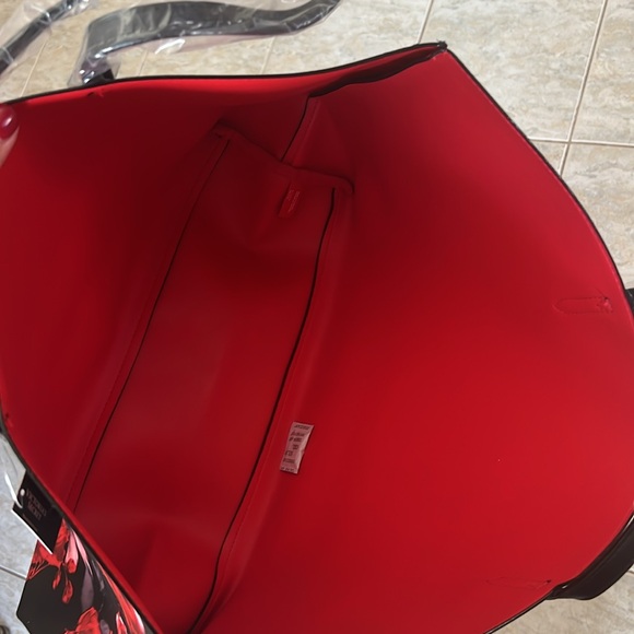 NWT Red Roses Victoria Secret Bag - Picture 6 of 8